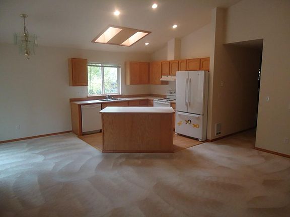 3rd image of 26019 Jade Ct NW