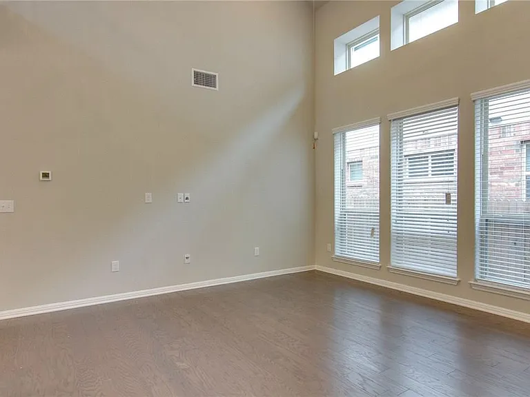 3240 E Whitestone Blvd #85 — Photo 6