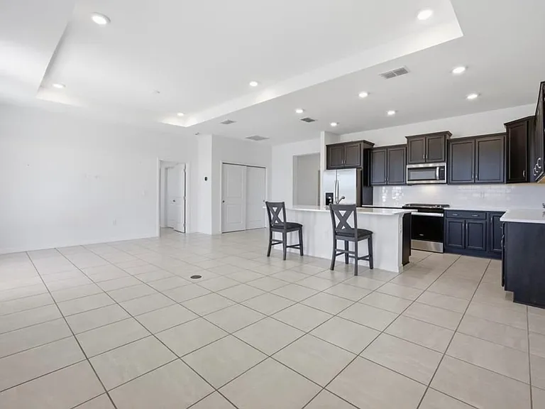 6396 SW 72nd Ter — Photo 5
