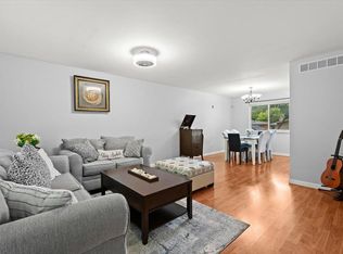 43009 Arlington Rd, Canton, MI 48187