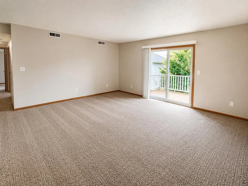 4540 McKenzie Dr SE — Photo 3