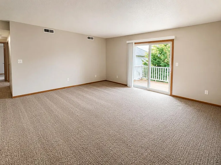 4540 McKenzie Dr SE #4 — Photo 3