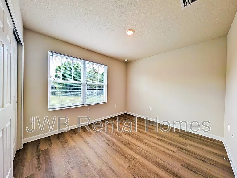 1503 W 6th St — Photo 7