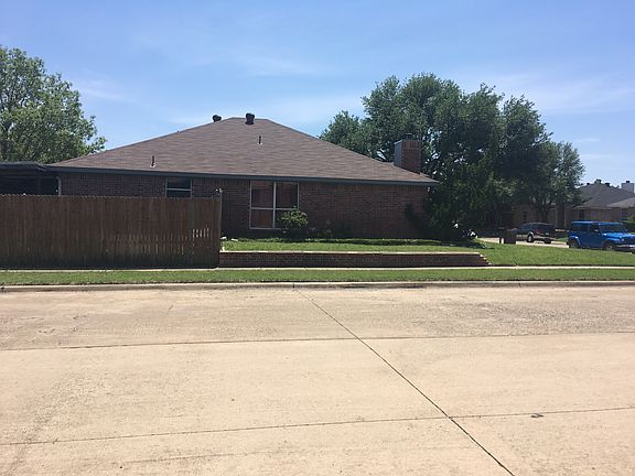 2nd image of 428 N Winding Oaks Dr