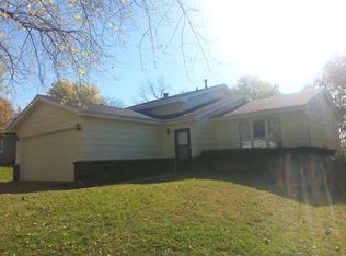 9010 Valdez Dr, Urbandale, IA 50322
