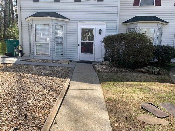 3rd image of 1072 Huntington Trce SE