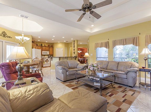 2nd image of 37 Bethpage Dr