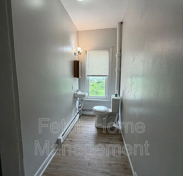 225 Front St — Photo 13