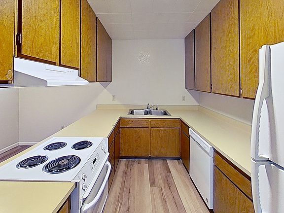 2nd image of 614 Van Buren St #644V01