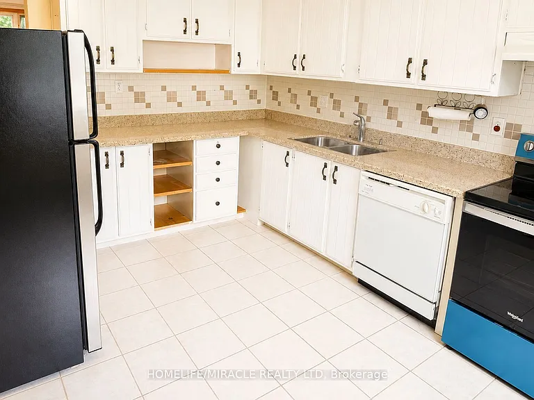 2651 Aquitaine Ave #74 — Photo 25