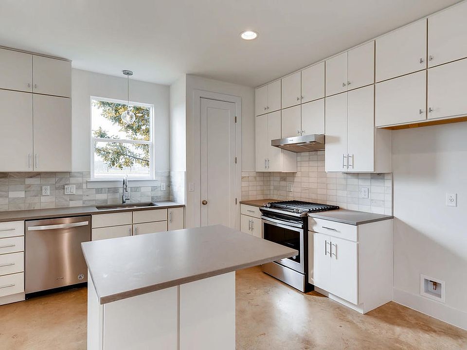1st image of 204 Montopolis Dr #A