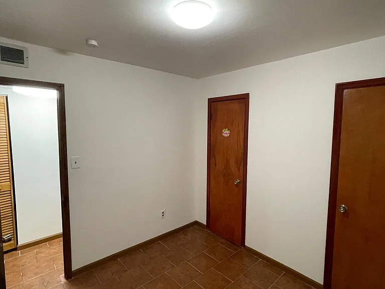 2563 Hearthside Dr — Photo 8