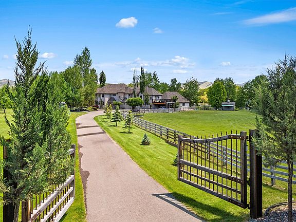2381 Blue Mountain Rd, Missoula, MT 59804 | MLS #30028675 | Zillow