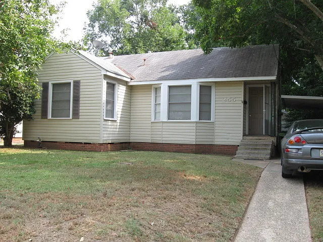 255 E Ratcliff St — Photo 1