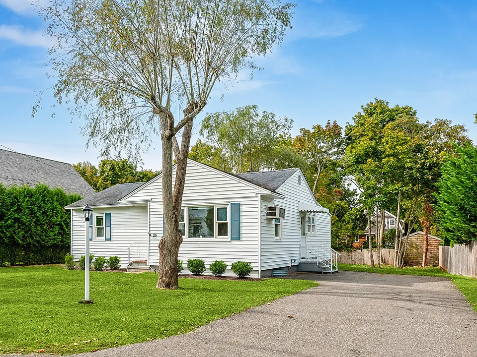 26 Meadowlark Ln