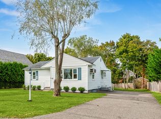 26 Meadowlark Ln, Sag Harbor, NY 11963