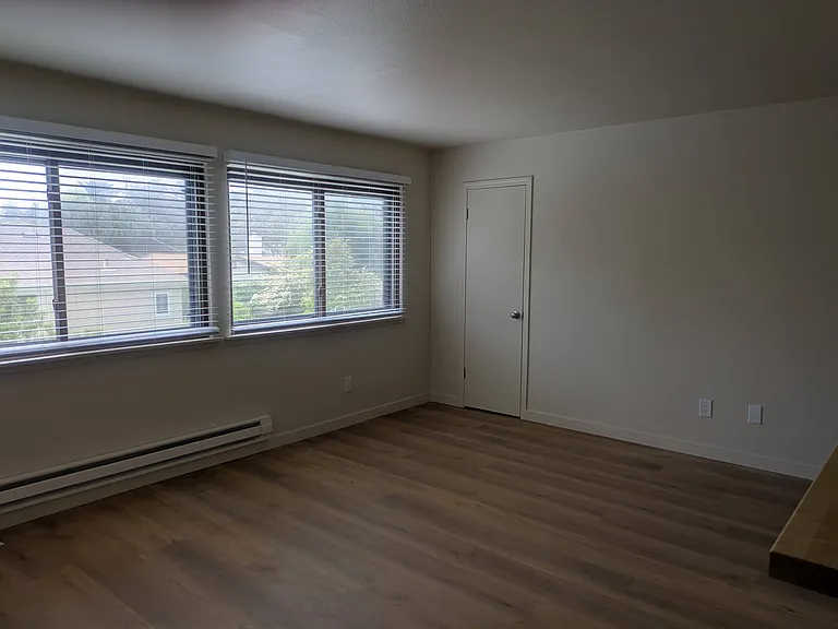 416 Estrella Ave #6 — Photo 6