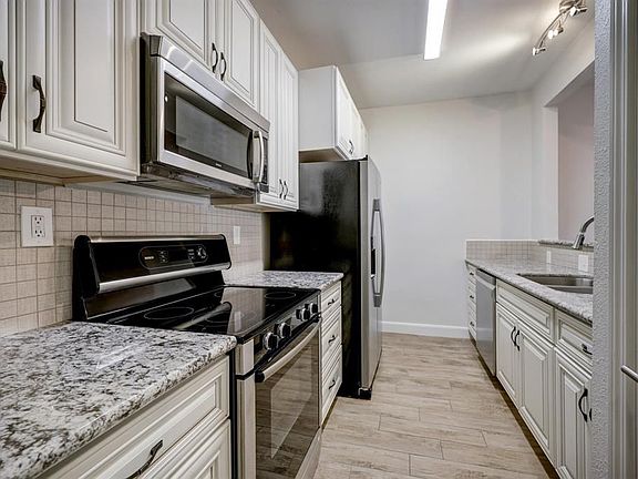 4th image of 252 Wilcrest Dr