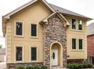 2004 S Ashland Ave, Park Ridge, IL 60068