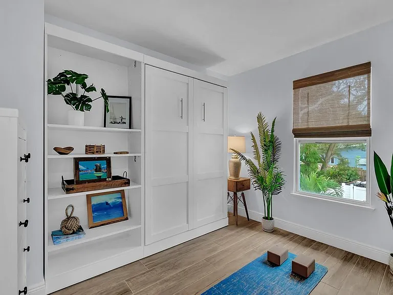 824 Dahlia Ln — Photo 18