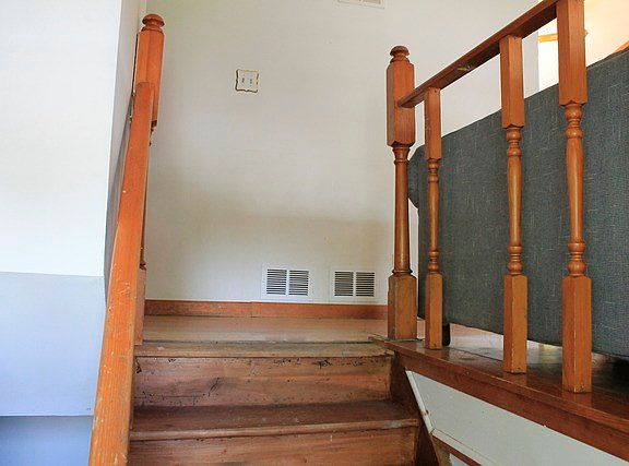 4th image of 7703 W Roeland Ct