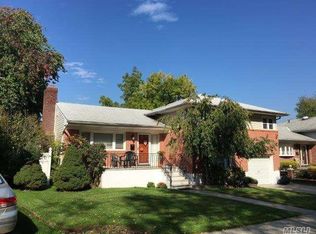 26423 Grand Central Pkwy, Flushing, NY 11362