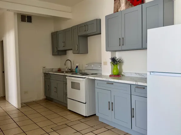 1096 S Beretania St #206, Honolulu, HI 96814