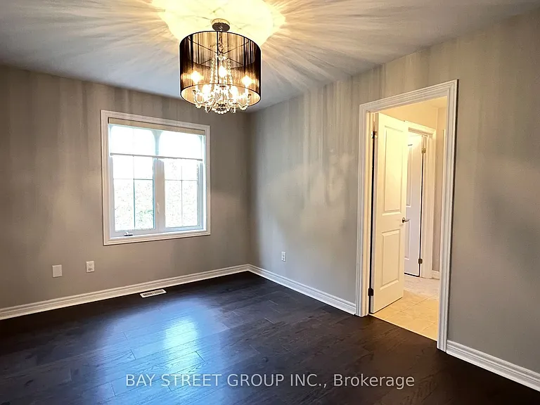 116 Riding Mountain Dr — Photo 23