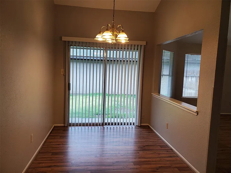 3130 Forestbrook Dr — Photo 5
