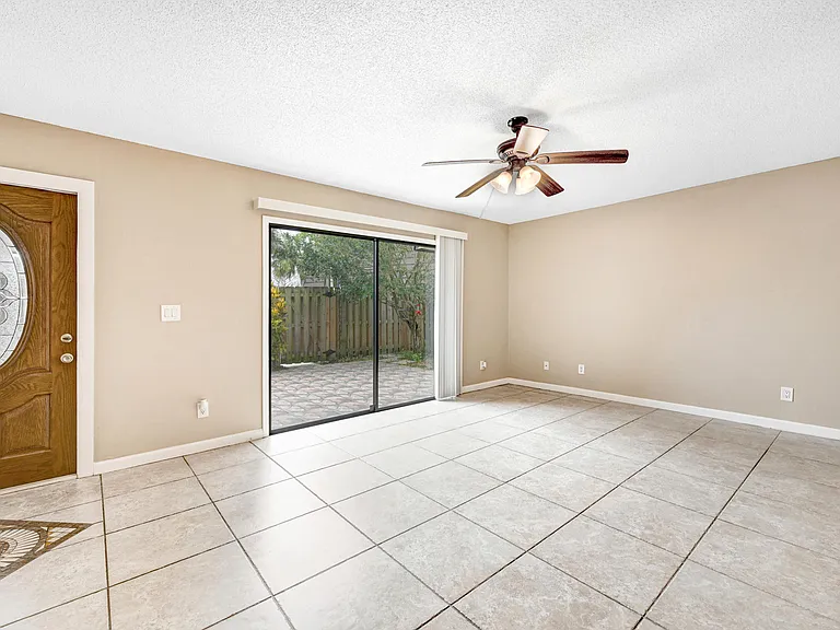 2111 Vista Oaks Cir NE — Photo 7