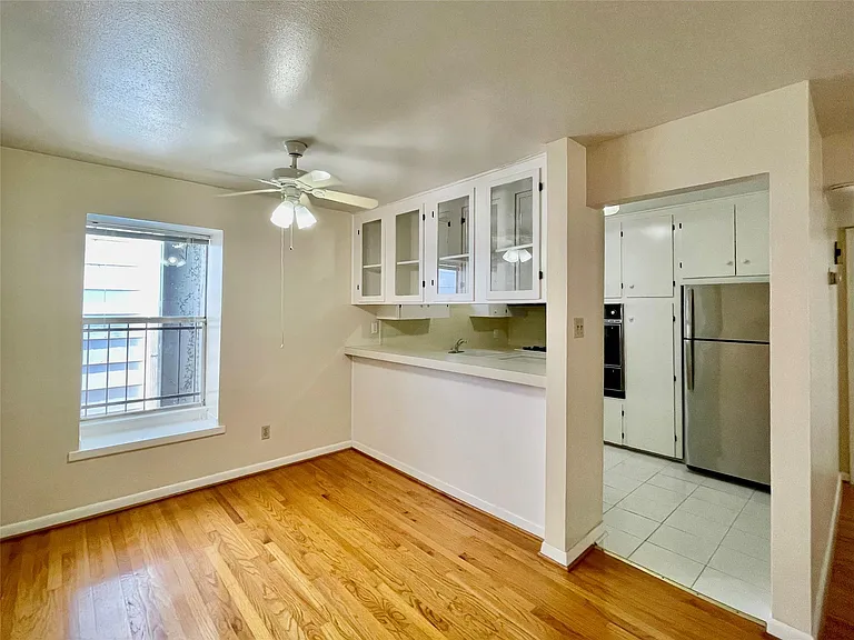 3420 Mount Vernon St #8 — Photo 3