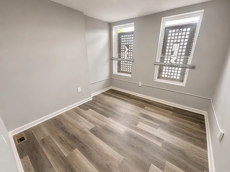 3041 W Berks St — Photo 8