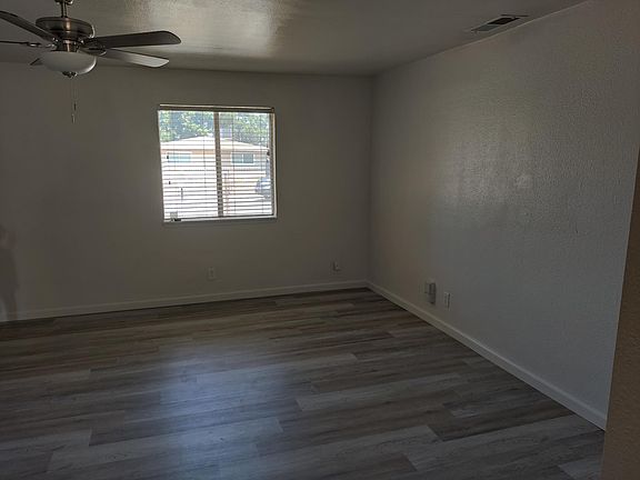 3rd image of 2620 52nd Ave