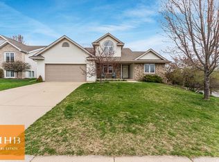 738 Greystone Ln, Middleton, WI 53562