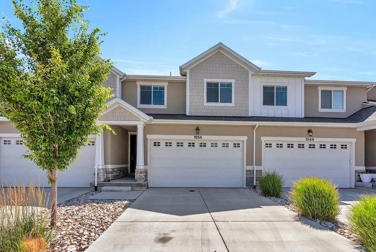 4 bed, 2.5 bath, 2436 sqft, $2,250 — Photo 1