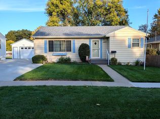 1407 N 15th St, Bismarck, ND 58501
