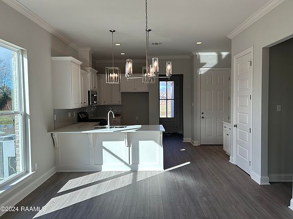 5th image of 117 Bijou Dr