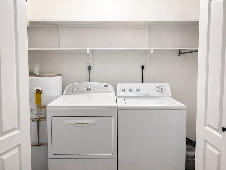 724 N Pine St — Photo 14