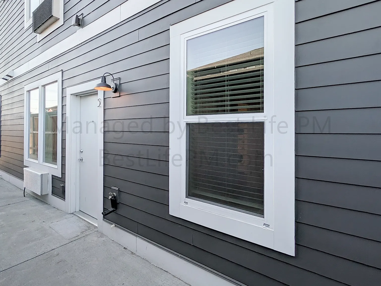 7122 N Greenwich Ave — Photo 3