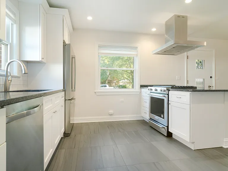 416 S Forrest Ave — Photo 5