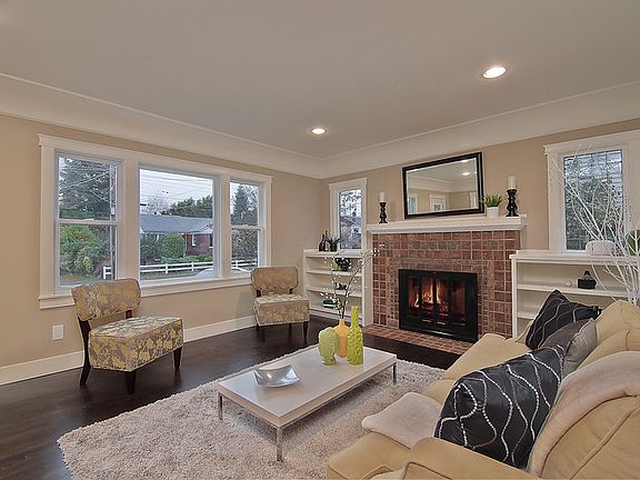 3rd image of 12226 Phinney Ave N