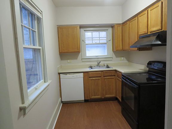 3rd image of 1115 Woodward Ave