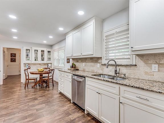 4th image of 3208 Grantwood Dr