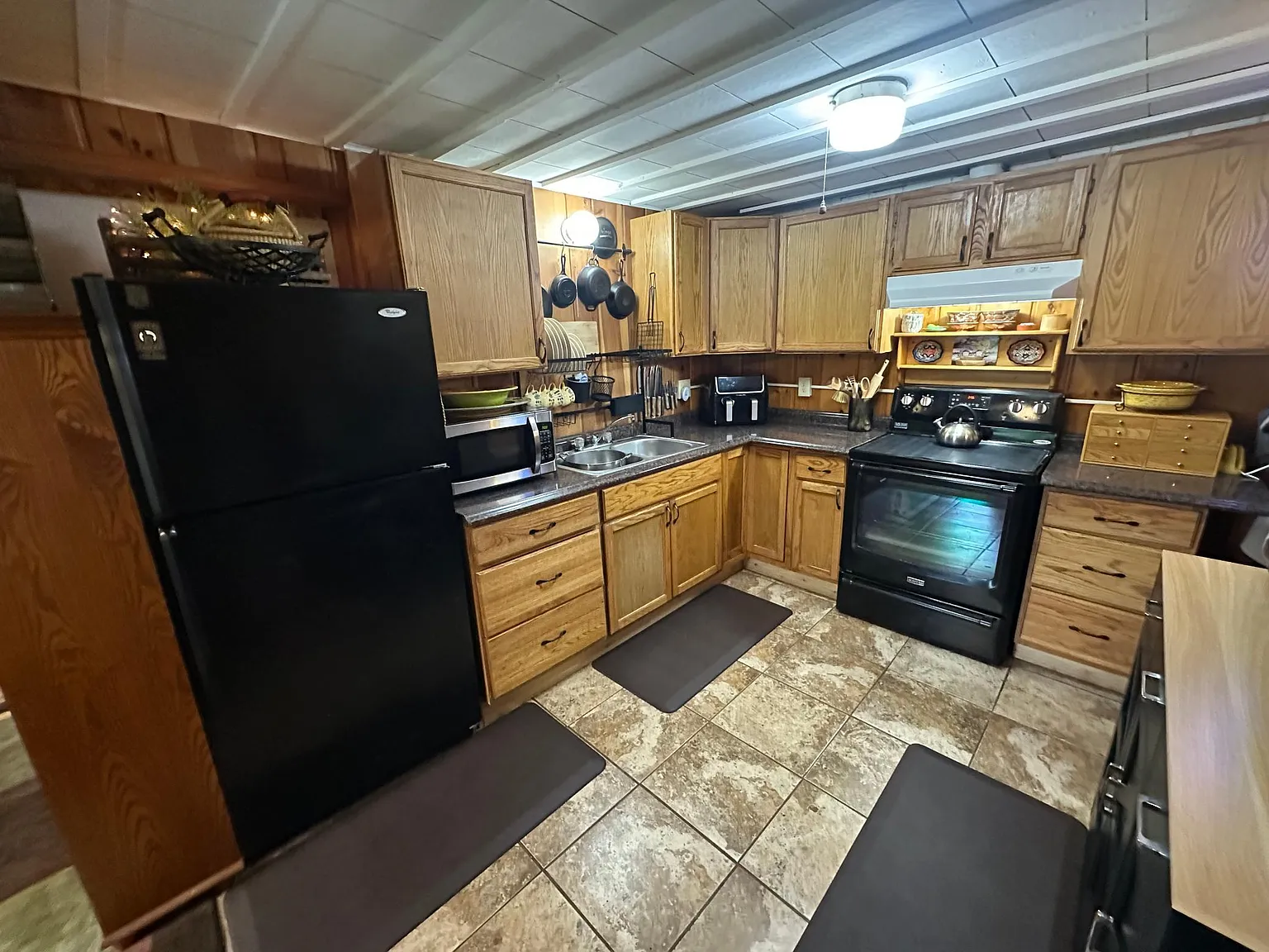1 bed, 1.0 bath, 1164 sqft, $988 — Photo 3
