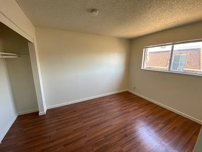 5674 Hillsdale Blvd — Photo 10