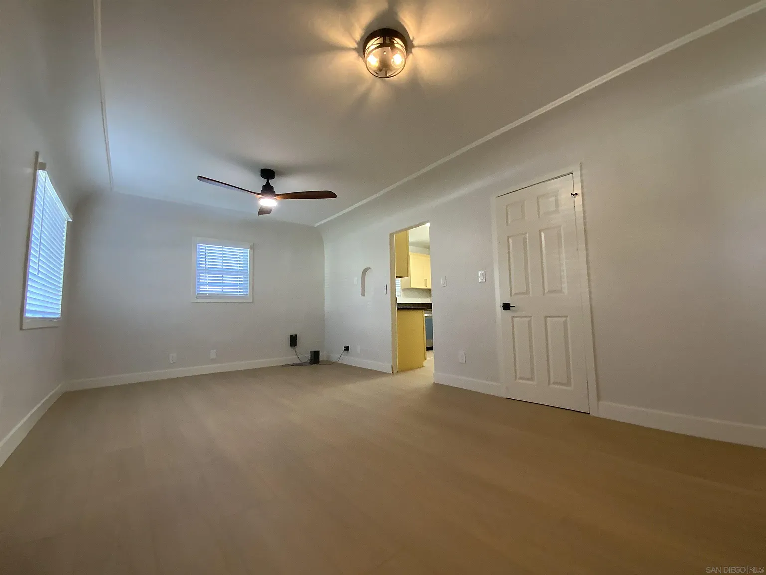 2 bed, 1.0 bath, 600 sqft, $3,295 — Photo 3