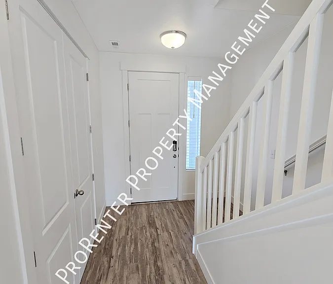 3111 S Edgewater Cv — Photo 12