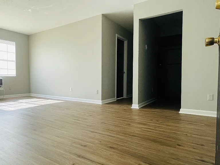 3537 Burrell Dr #6 — Photo 2