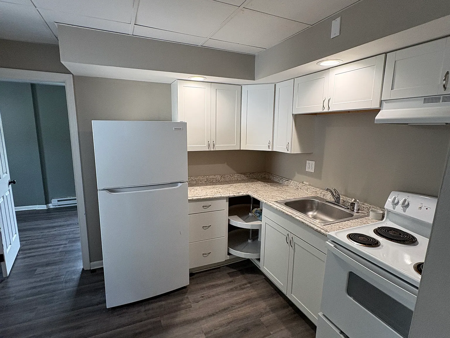 25 E High St — Photo 4