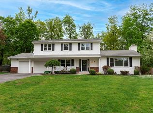 18 Chateau Dr, Whitesboro, NY 13492